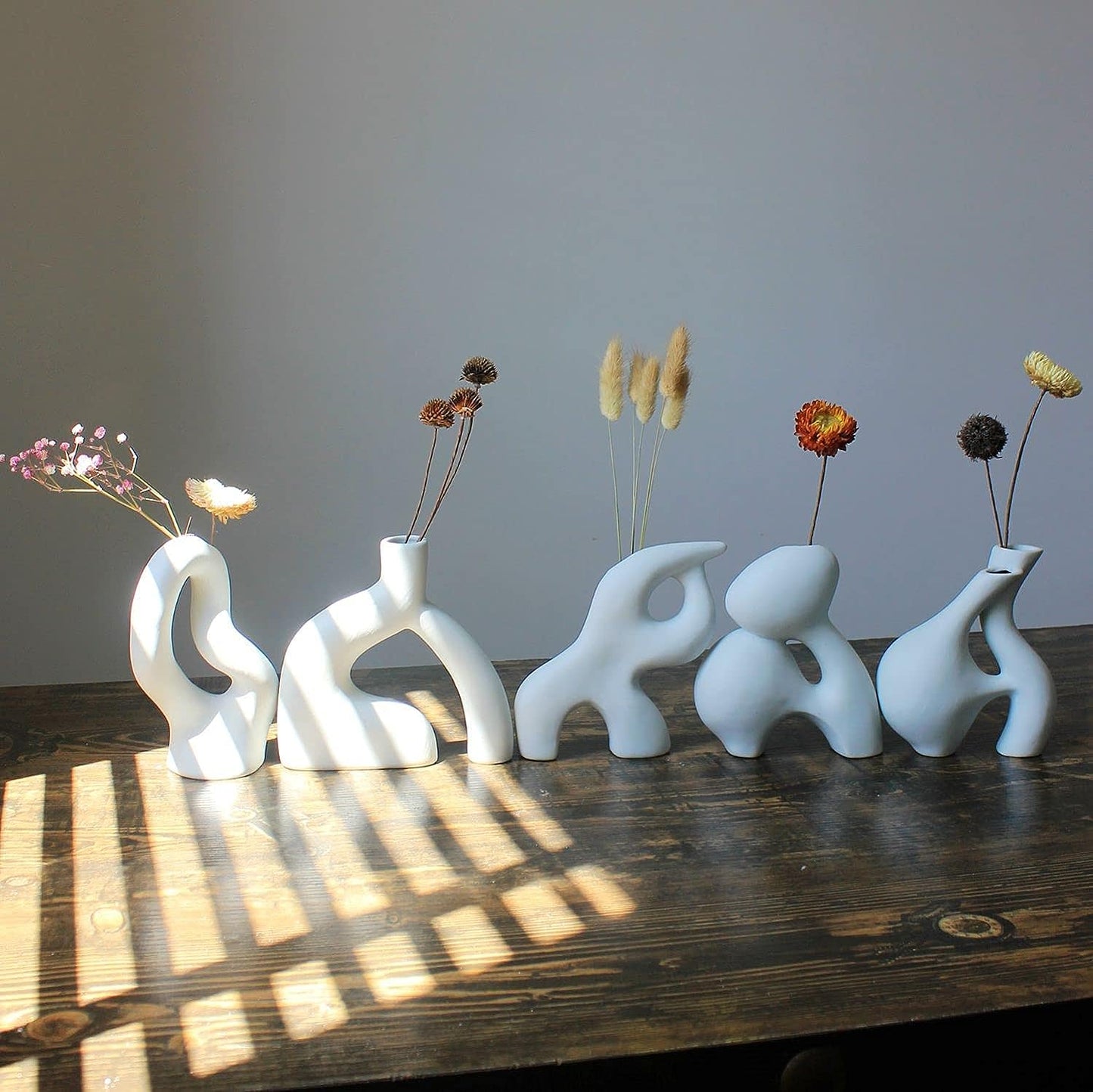 White Ceramic Vase Modern Minimalist Abstraction Vase Small Vase for Gifts, Desk Decoration Modern Geometric Vases Perfect Home Decor Vase (Minimalist-Twist)